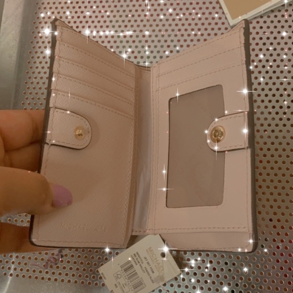 Wallet.. - Picture 2 of 8